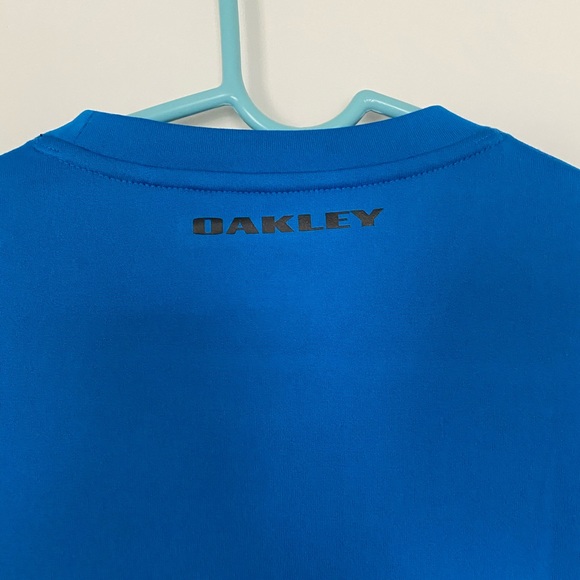 Oakley long sleeve Size: S Color: Blue - Picture 4 of 5